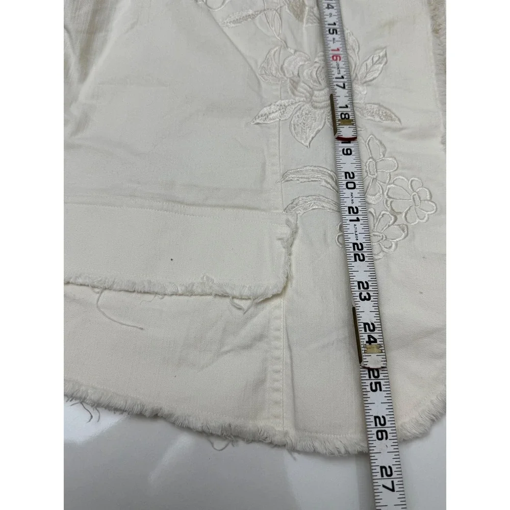 CJ Banks Women's White Embroidered Fringed Collarless Denim Jacket 1X - Picture 9 of 11